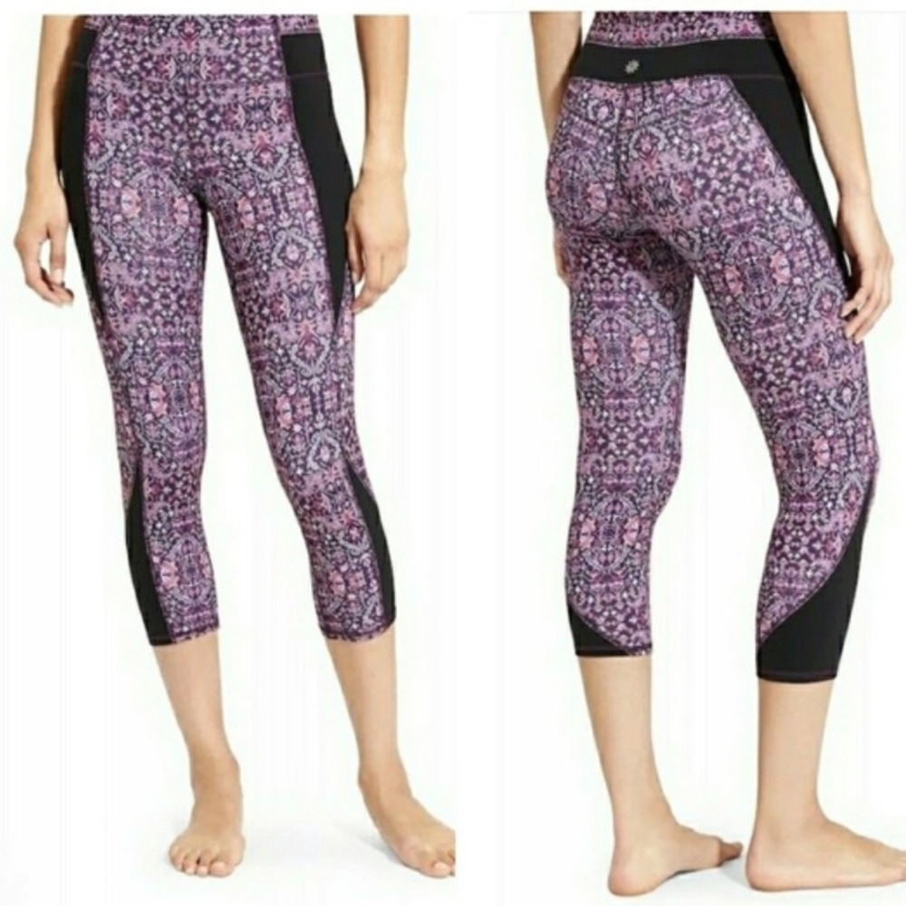 Athleta Purple Tapestry Chaturanga Crop Capri Tights Leggings XS